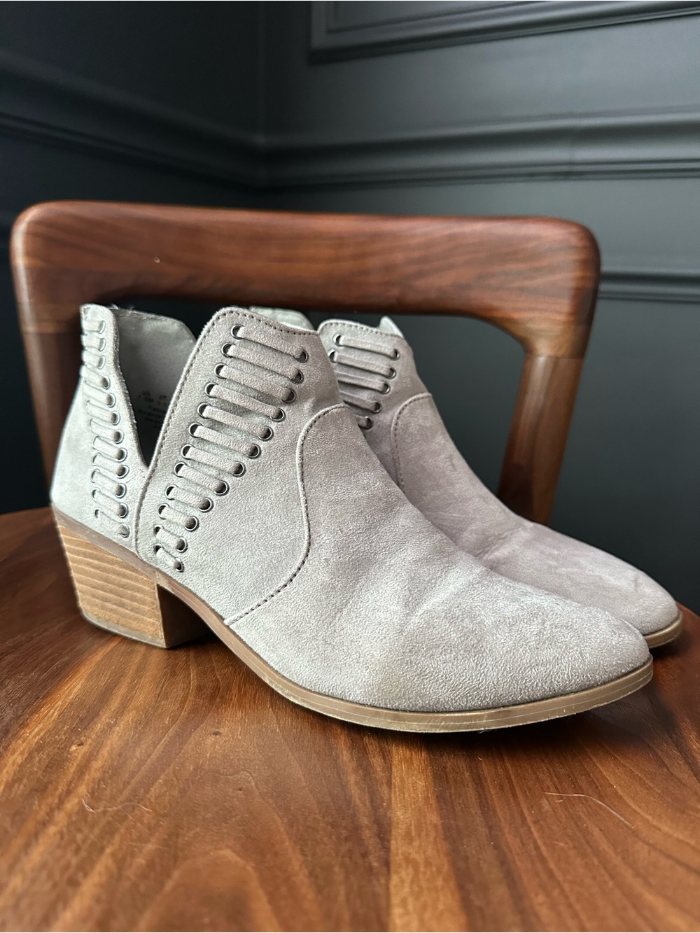 CARLOS by CARLOS SANTANA Women's Gray Faux Suede Cutout Ankle Booties- 7.5